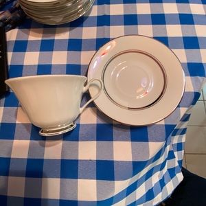 Set of 7 Lenox “Lexington” tea cups and saucers